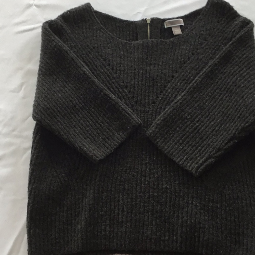 Gray detailed mid-sleeve sweater